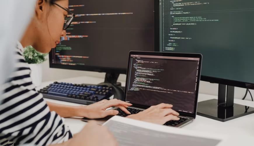 武威小程序定制开发构建实时互动新生态：WebRTC+即时通讯双引擎驱动